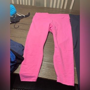 Fabletics pink powerhold leggings size xxl. Fits like a large in other brands